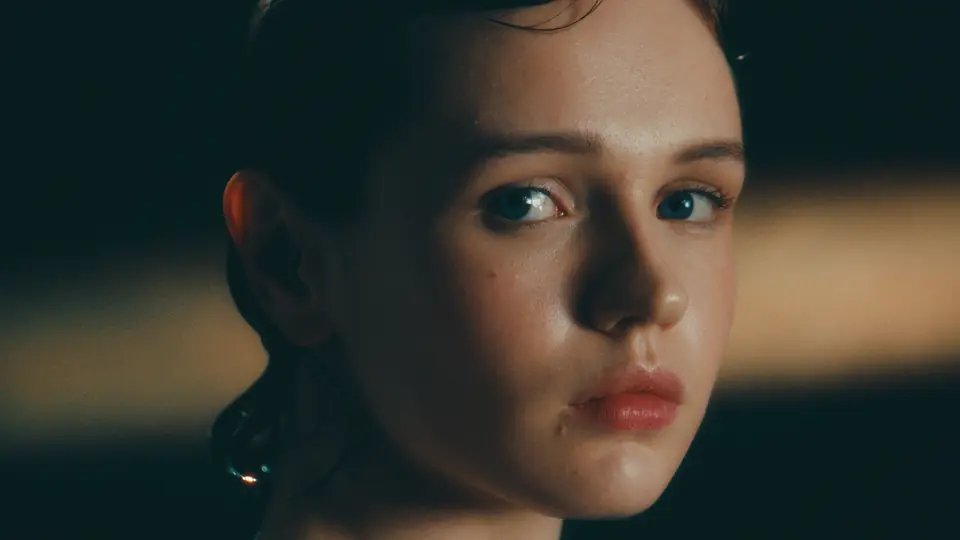 Fashion film Oway, close